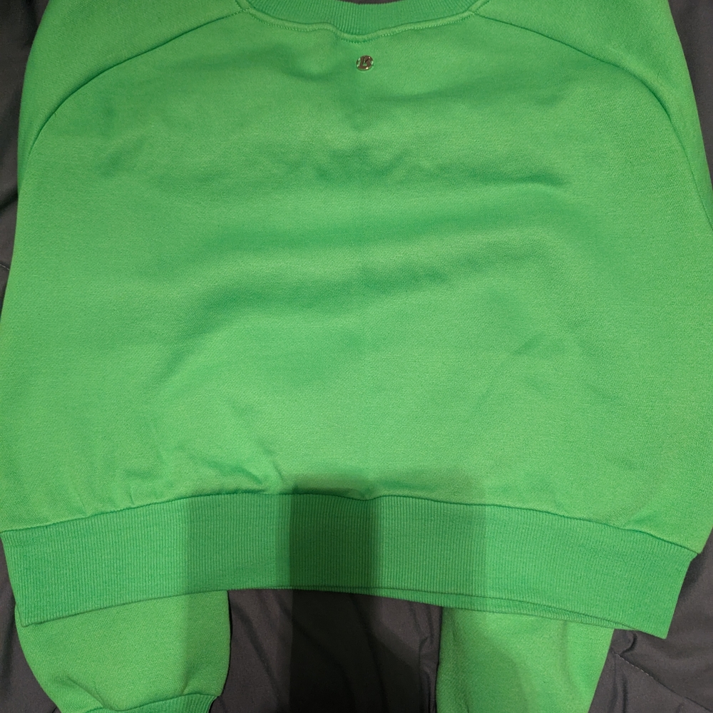 Buffbunny Crop Sweatshirt - Picture 2 of 4